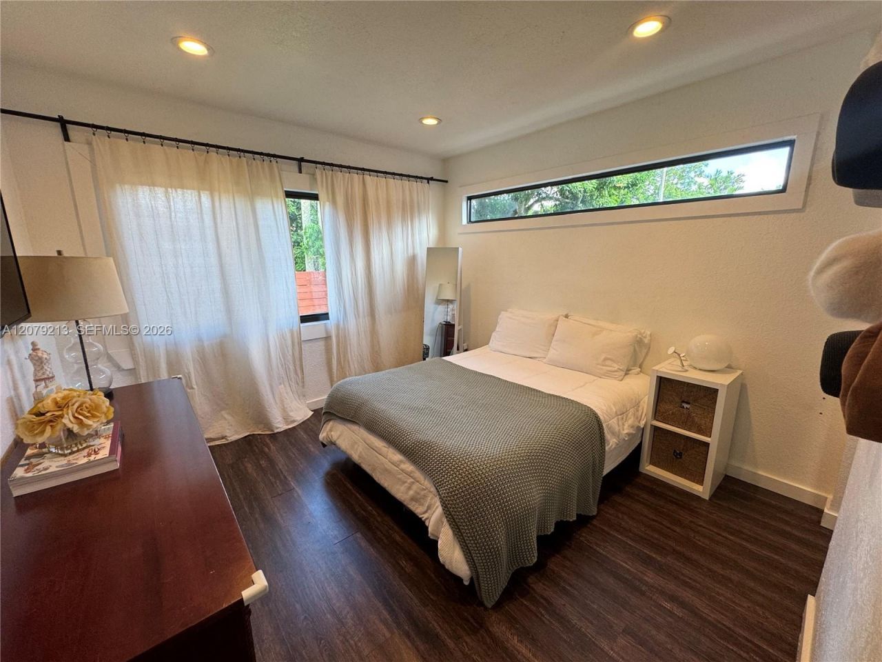 10841 NE 2nd Pl, Miami, FL 33161 Photo