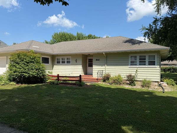 841 Redwood Drive , Fairmont, MN 56031