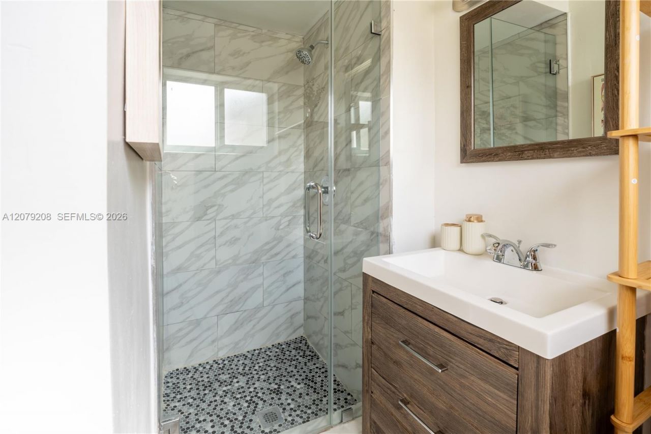 1317 NE 116th St, Unit 1317, Miami, FL 33161 Photo