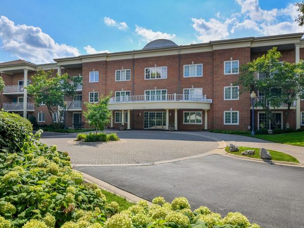 126 Day Street , Unit 203, Bloomingdale, IL 60108