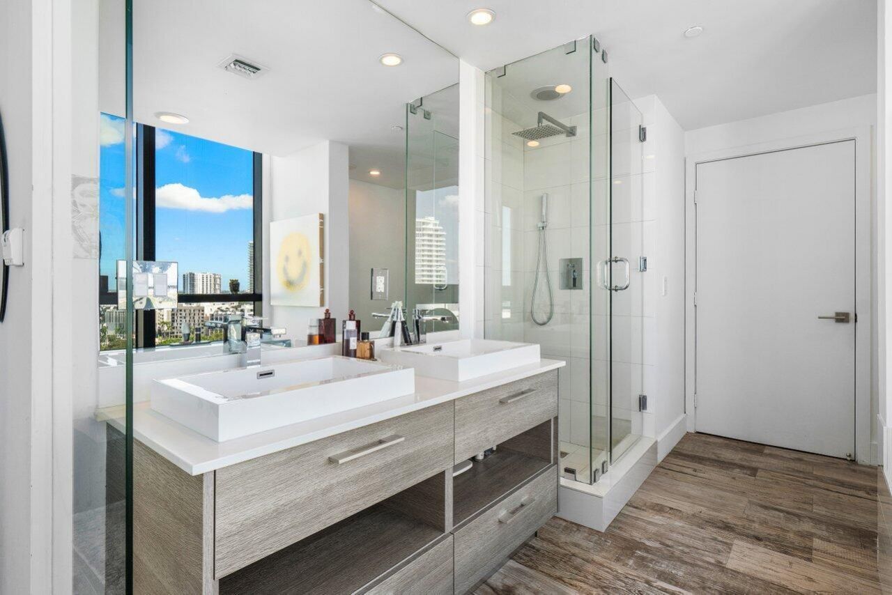 650 NE 32nd Street, Unit 1508, Miami, FL 33137 Photo