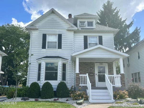 126 Euclid Avenue, Bellevue, OH 44811