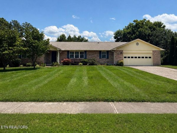 11720 Georgetowne Drive, Knoxville, TN 37934