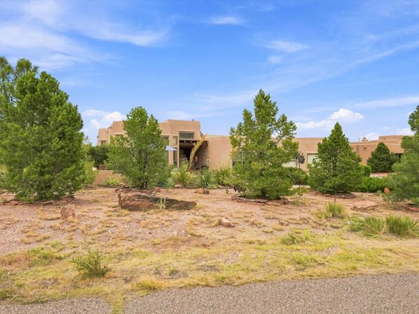 27 Dusty Trail Drive , Placitas, NM 87043