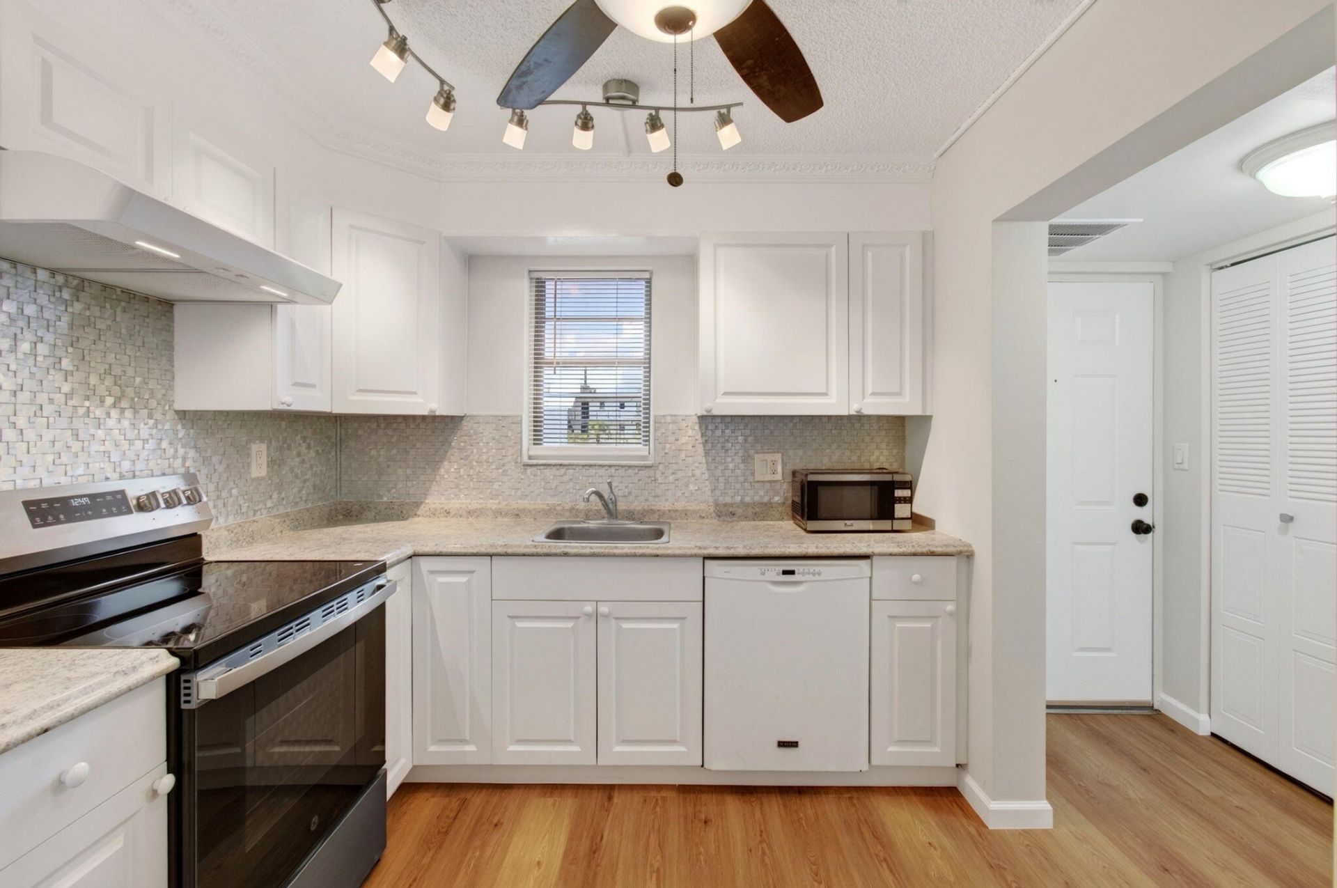 9440 SW 8th Street, Unit 401, Boca Raton, FL 33428 Photo
