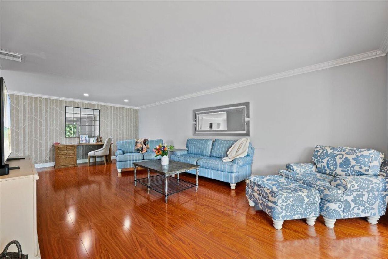 206 Lake Susan Lane, West Palm Beach, FL 33411 Photo
