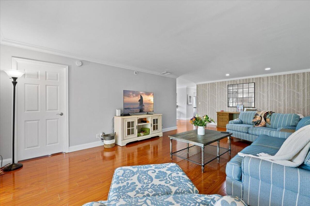 206 Lake Susan Lane, West Palm Beach, FL 33411 Photo