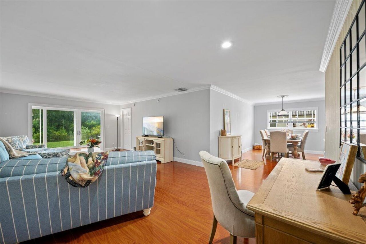 206 Lake Susan Lane, West Palm Beach, FL 33411 Photo