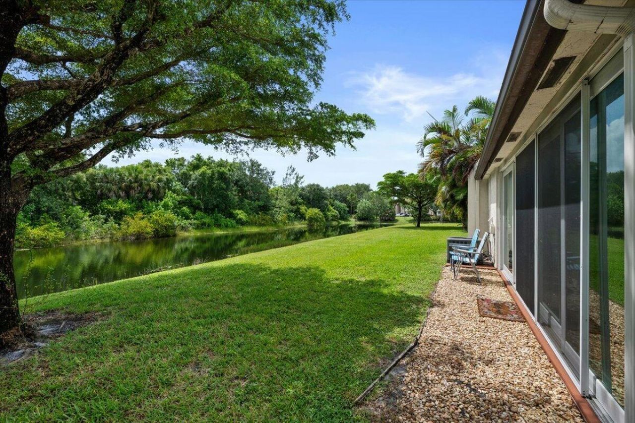 206 Lake Susan Lane, West Palm Beach, FL 33411 Photo