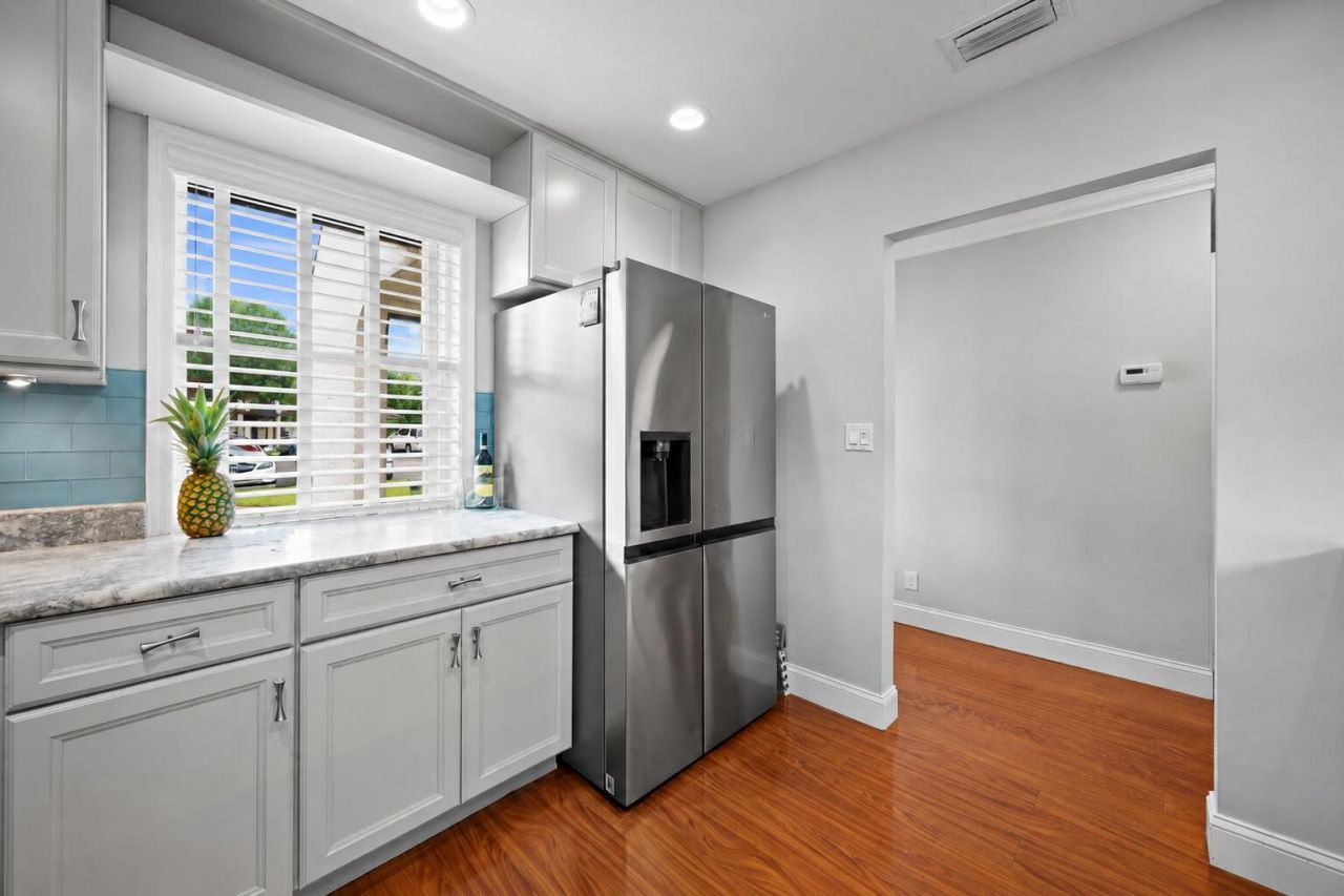 206 Lake Susan Lane, West Palm Beach, FL 33411 Photo