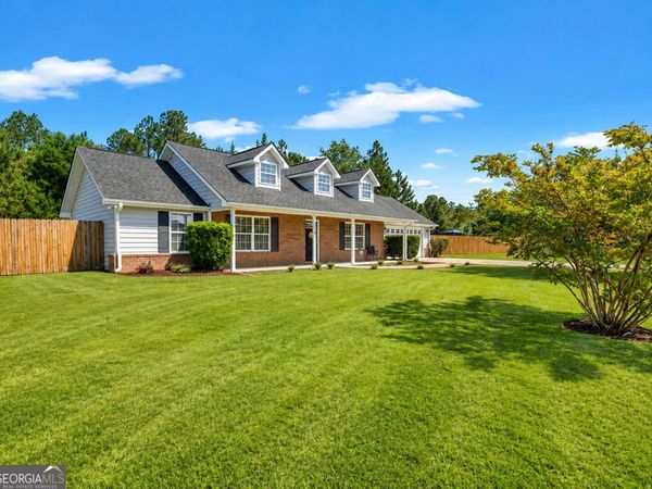 179 Parish Loop NE, Hinesville, GA 31313