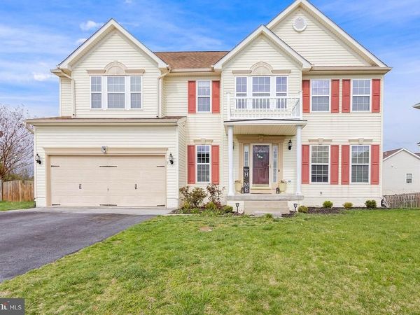 32 LOFTING LANE, MARTINSBURG, WV 25405