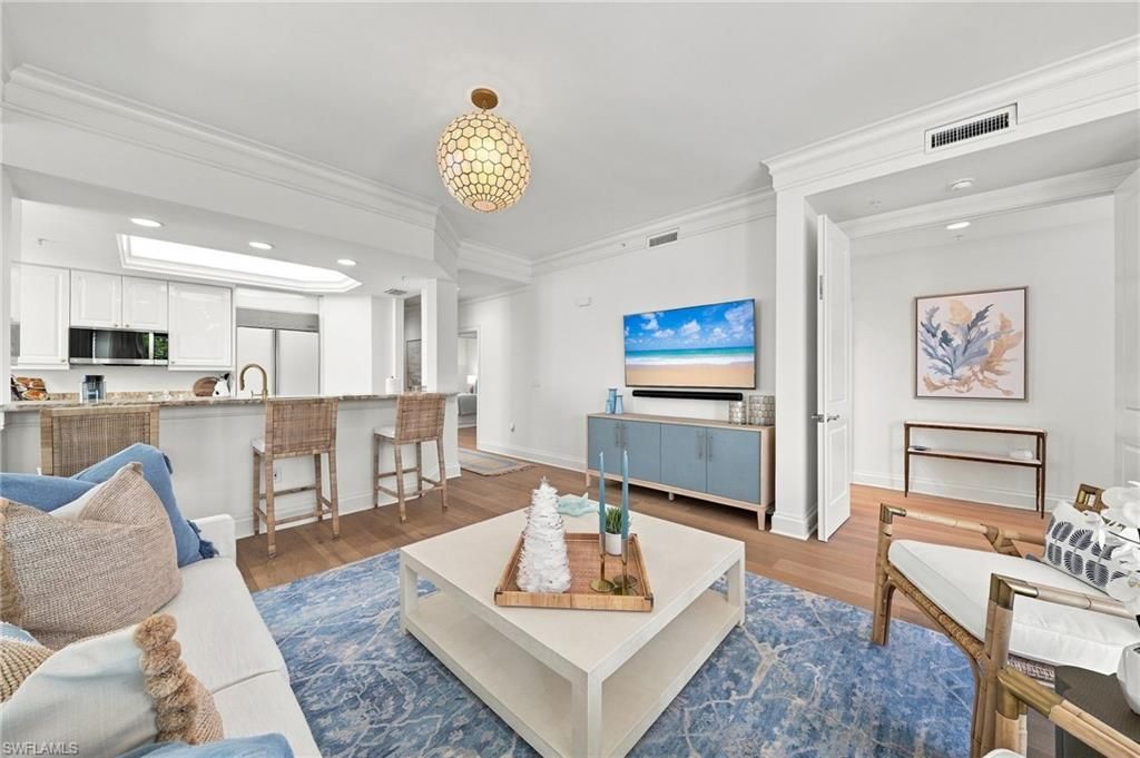 411 6th St S, Unit 301, Naples, FL 34102 Photo