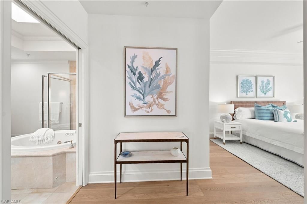 411 6th St S, Unit 301, Naples, FL 34102 Photo