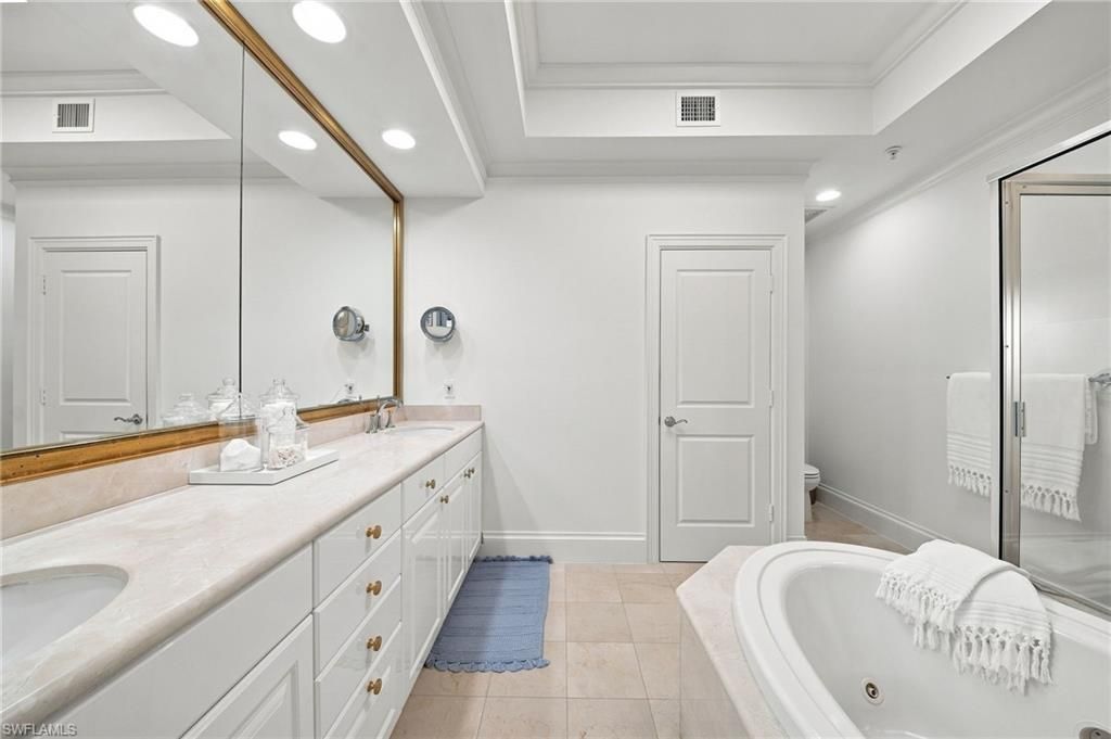 411 6th St S, Unit 301, Naples, FL 34102 Photo