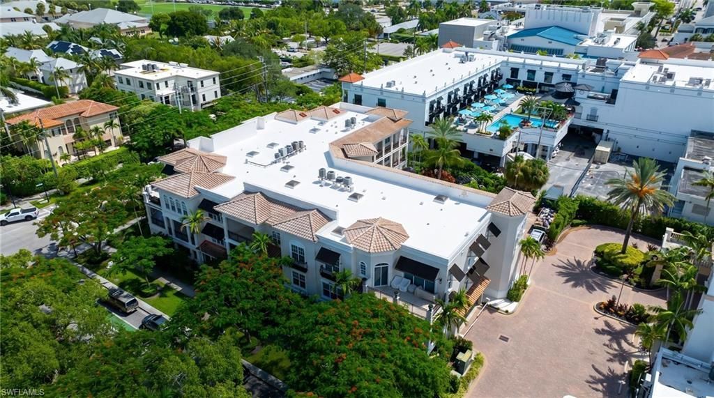411 6th St S, Unit 301, Naples, FL 34102 Photo