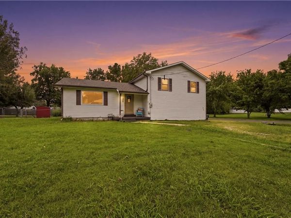 300 East Mason Street, La Monte, MO 65337