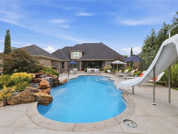 325 Angel Falls Lane , Springdale, AR 72762