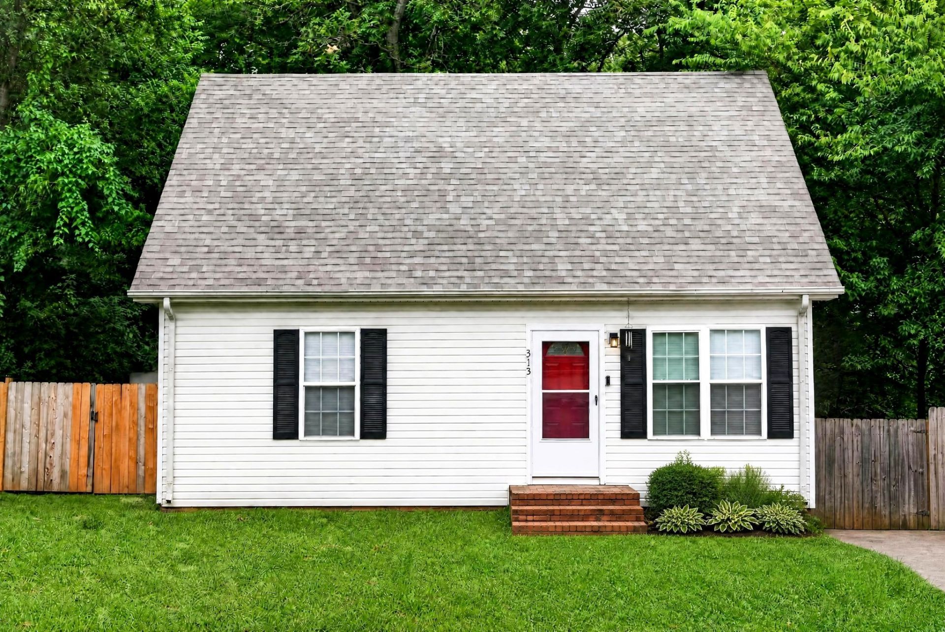 313 Lafayette Point Cir, Clarksville, TN 37042 Main Photo