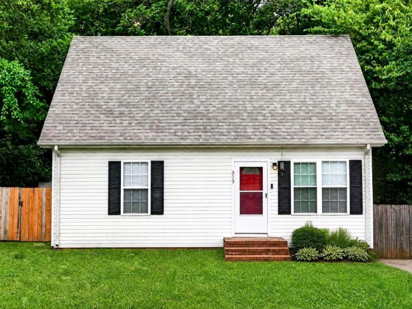 313 Lafayette Point Cir, Clarksville, TN 37042