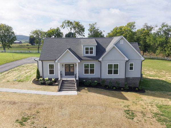 55 Cobb Rd , Castalian Springs, TN 37031