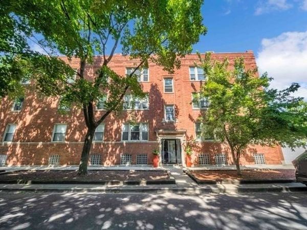 2316 W Byron Street, Unit 3, Chicago, IL 60618