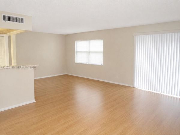 17911 NW 68th Ave , Unit O202, Hialeah, FL 33015