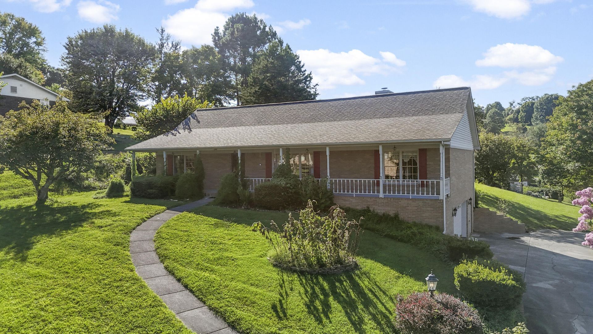 2059 Seven Oaks Drive Morristown, TN 37814