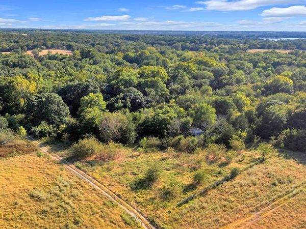 2190 County Road 1215 , Savoy, TX 75479