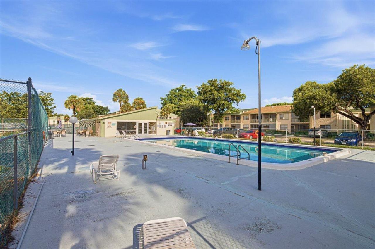 4151 NW 90th Avenue, Unit 207, Coral Springs, FL 33065 Photo