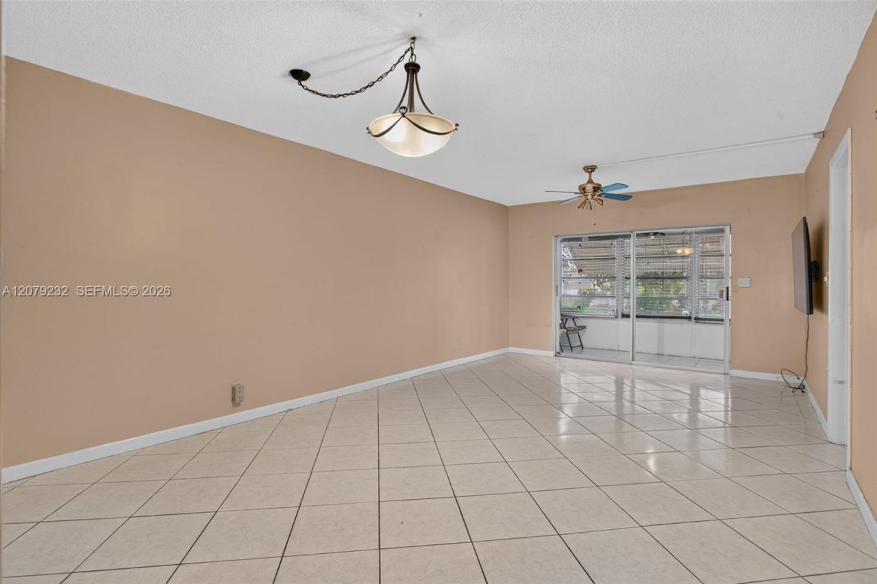 2551 W Golf Blvd, Unit 101, Pompano Beach, FL 33064 Photo
