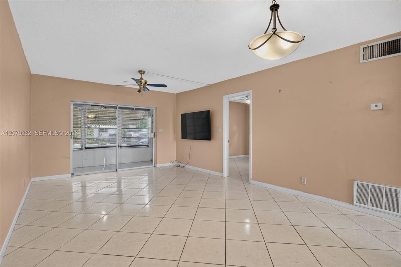2551 W Golf Blvd, Unit 101, Pompano Beach, FL 33064 Photo