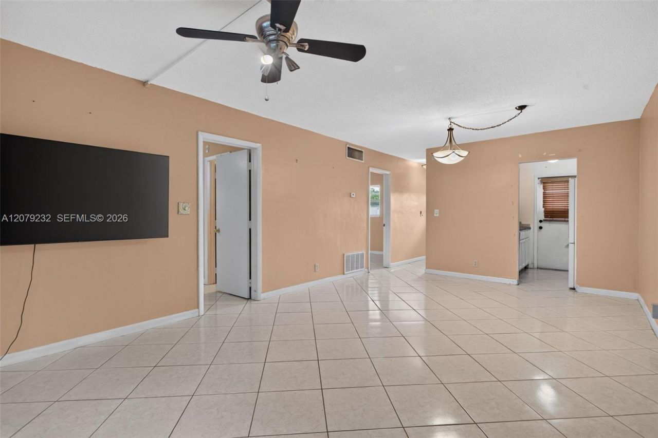 2551 W Golf Blvd, Unit 101, Pompano Beach, FL 33064 Photo