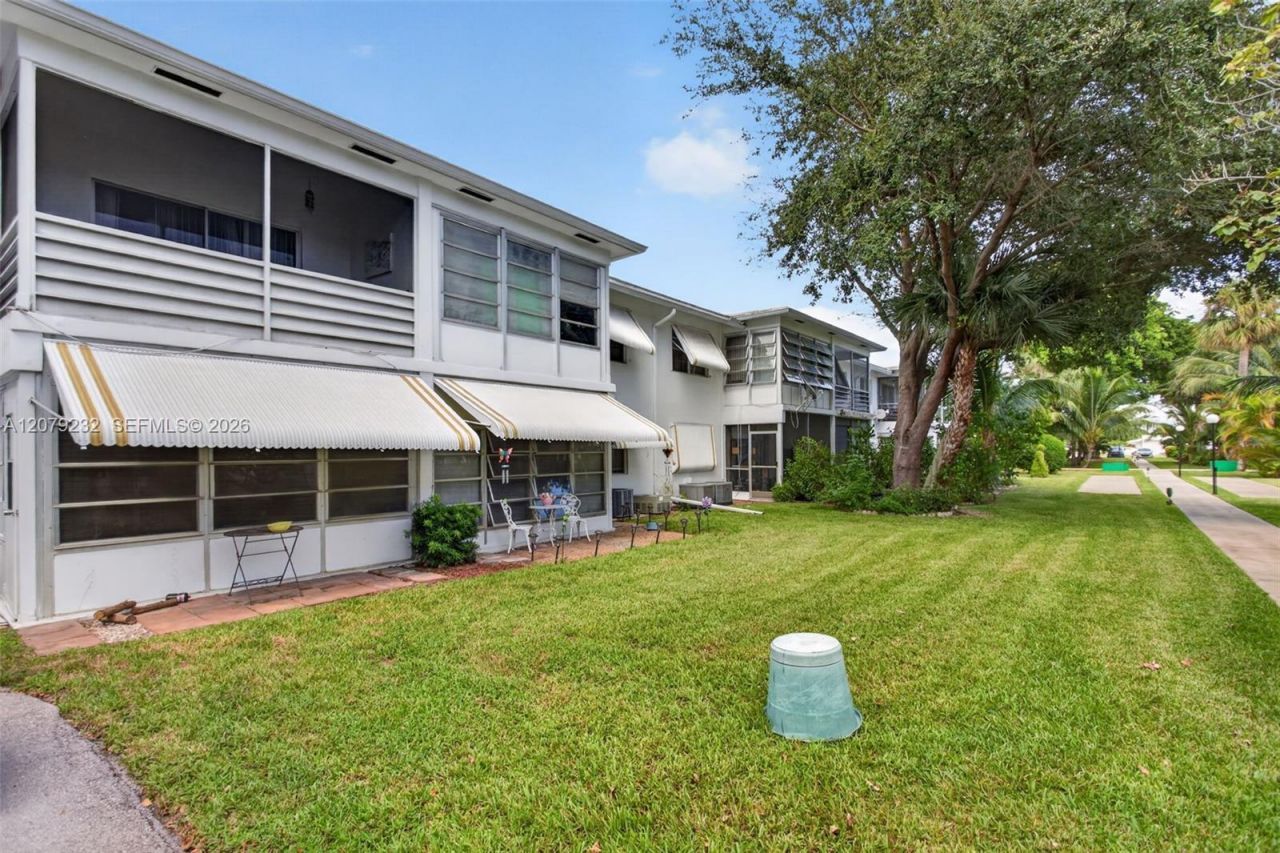 2551 W Golf Blvd, Unit 101, Pompano Beach, FL 33064 Photo