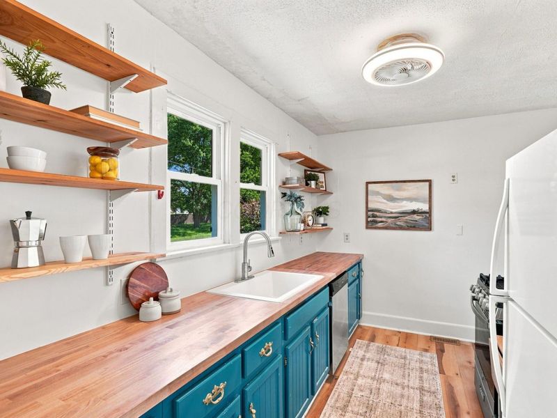 1990 Stelzer Road, Columbus, OH 43230 Photo 13