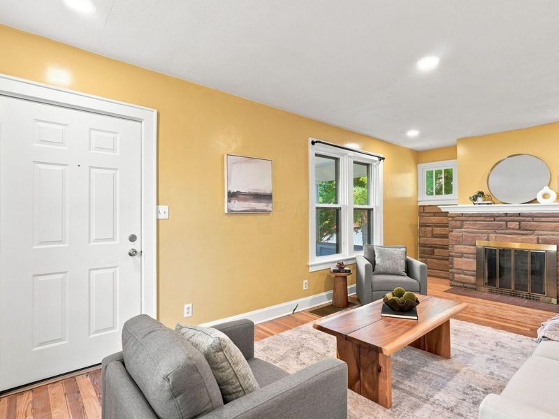 1990 Stelzer Road, Columbus, OH 43230 Photo 6