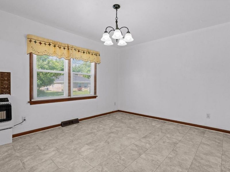 1313 Westmoor Drive, Wilmington, OH 45177 Photo 9