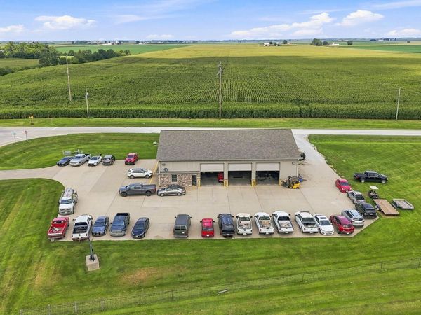 801 N OAK, Blue Grass, IA 52726