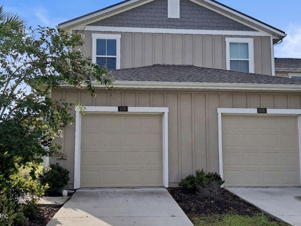 878 CAPITOL Parkway, Jacksonville, FL 32218