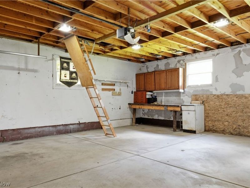 6987 White Oak Drive, Hubbard, OH 44425 Photo 32