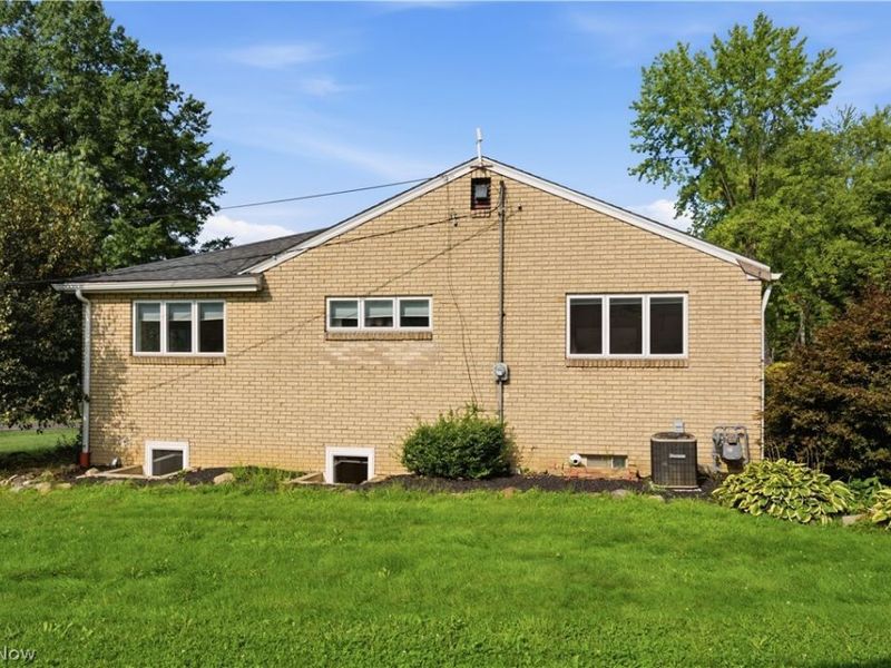 6987 White Oak Drive, Hubbard, OH 44425 Photo 33
