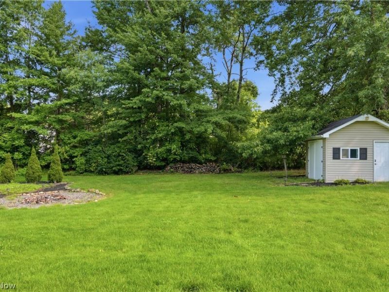 6987 White Oak Drive, Hubbard, OH 44425 Photo 34