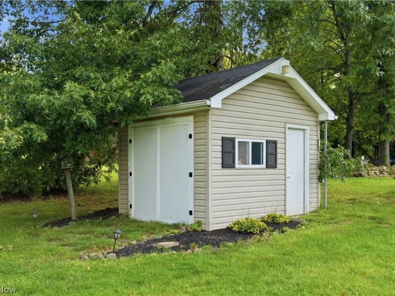 6987 White Oak Drive, Hubbard, OH 44425 Photo 36