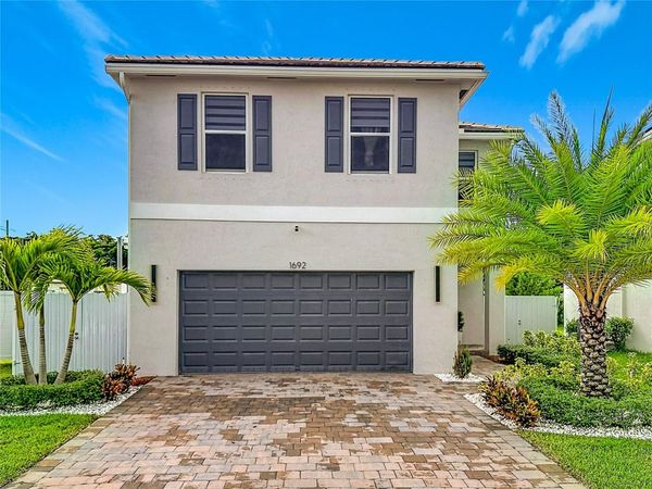 1692 SE 7TH COURT , HOMESTEAD, FL 33033