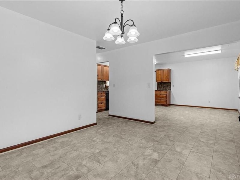 1313 Westmoor Drive, Wilmington, OH 45177 Photo 11