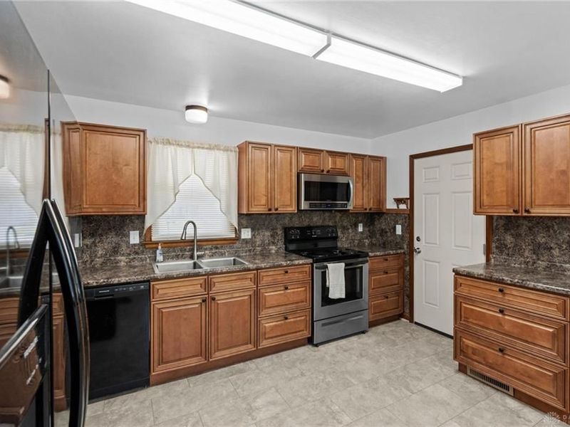 1313 Westmoor Drive, Wilmington, OH 45177 Photo 15