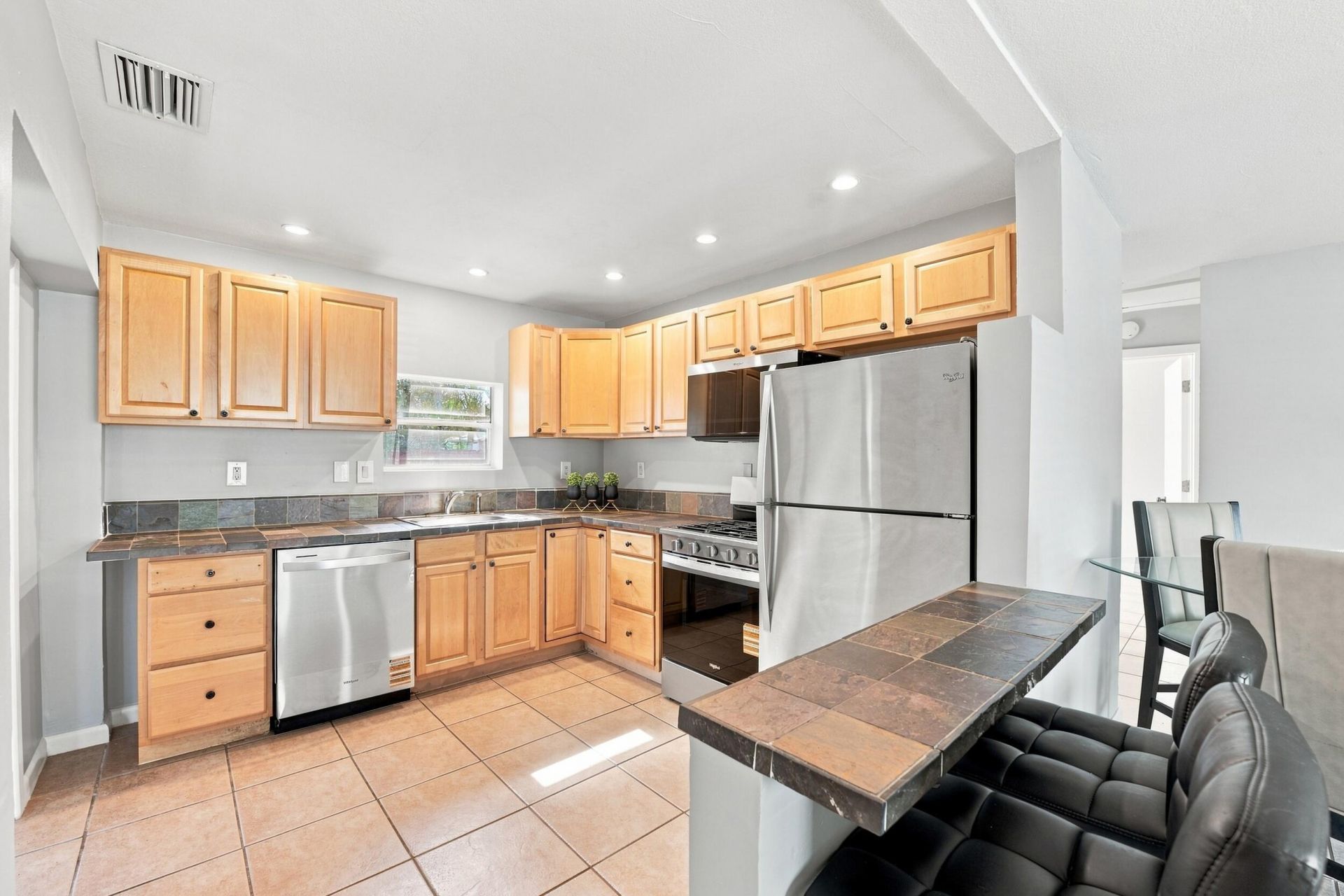 2610 NE 8th Avenue, Pompano Beach, FL 33064 Photo