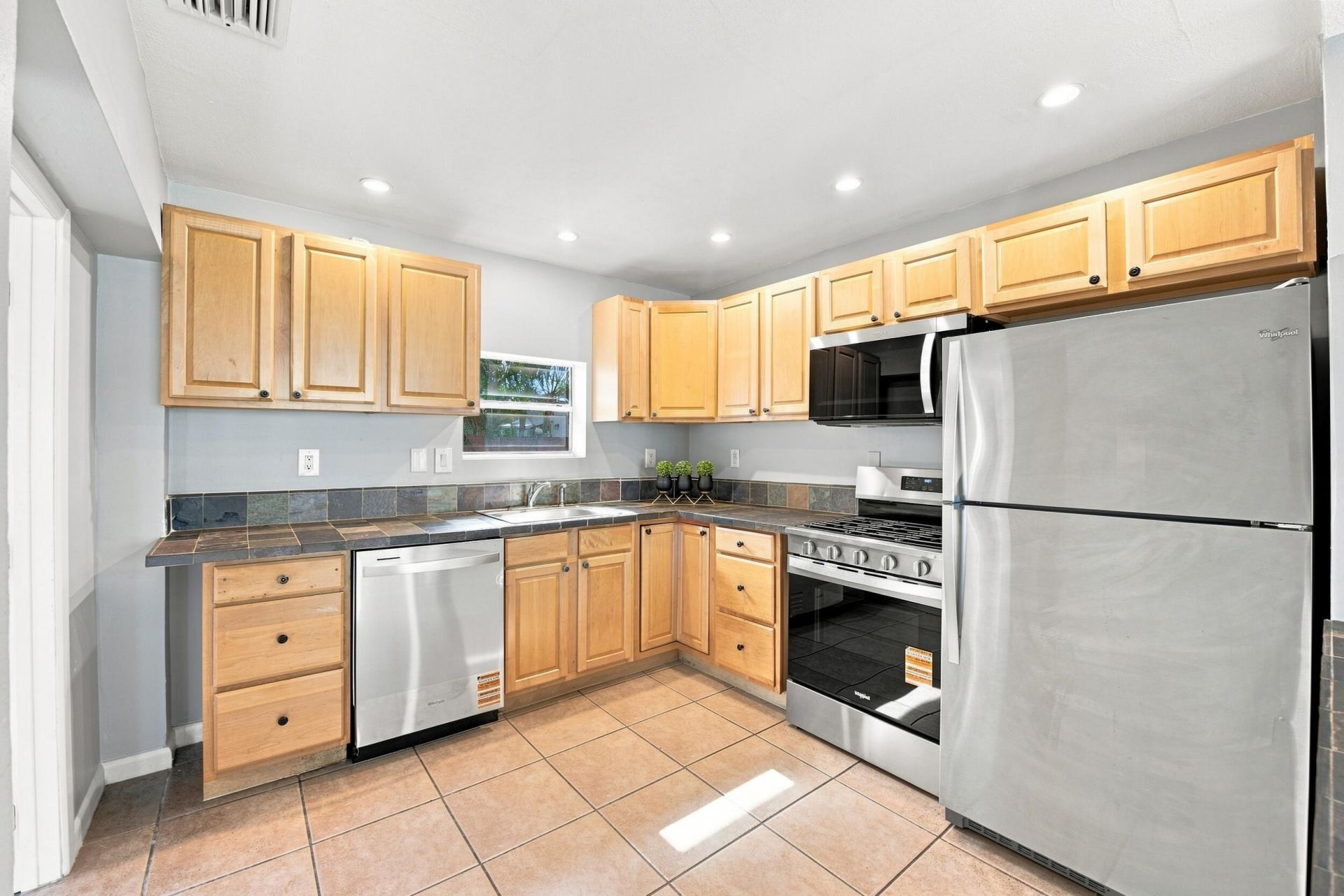 2610 NE 8th Avenue, Pompano Beach, FL 33064 Photo