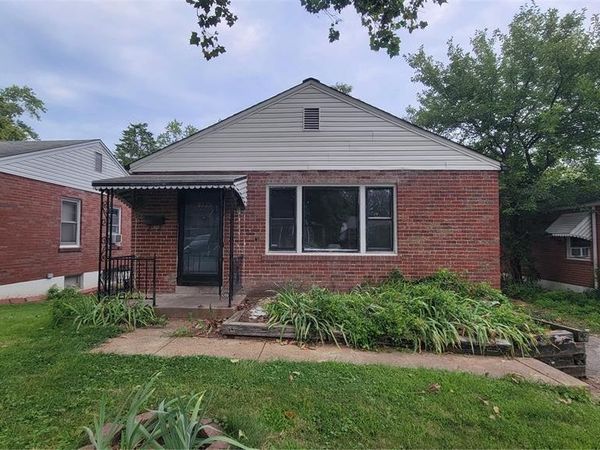 8525 Appleton Drive , University City, MO 63132