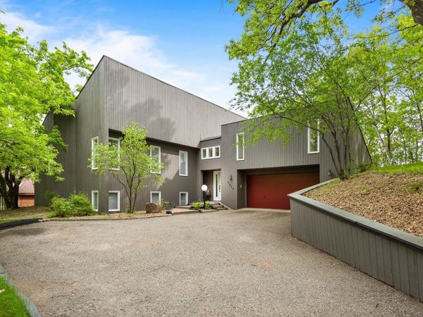 2925 Minnehaha Curve , Minnetonka, MN 55391
